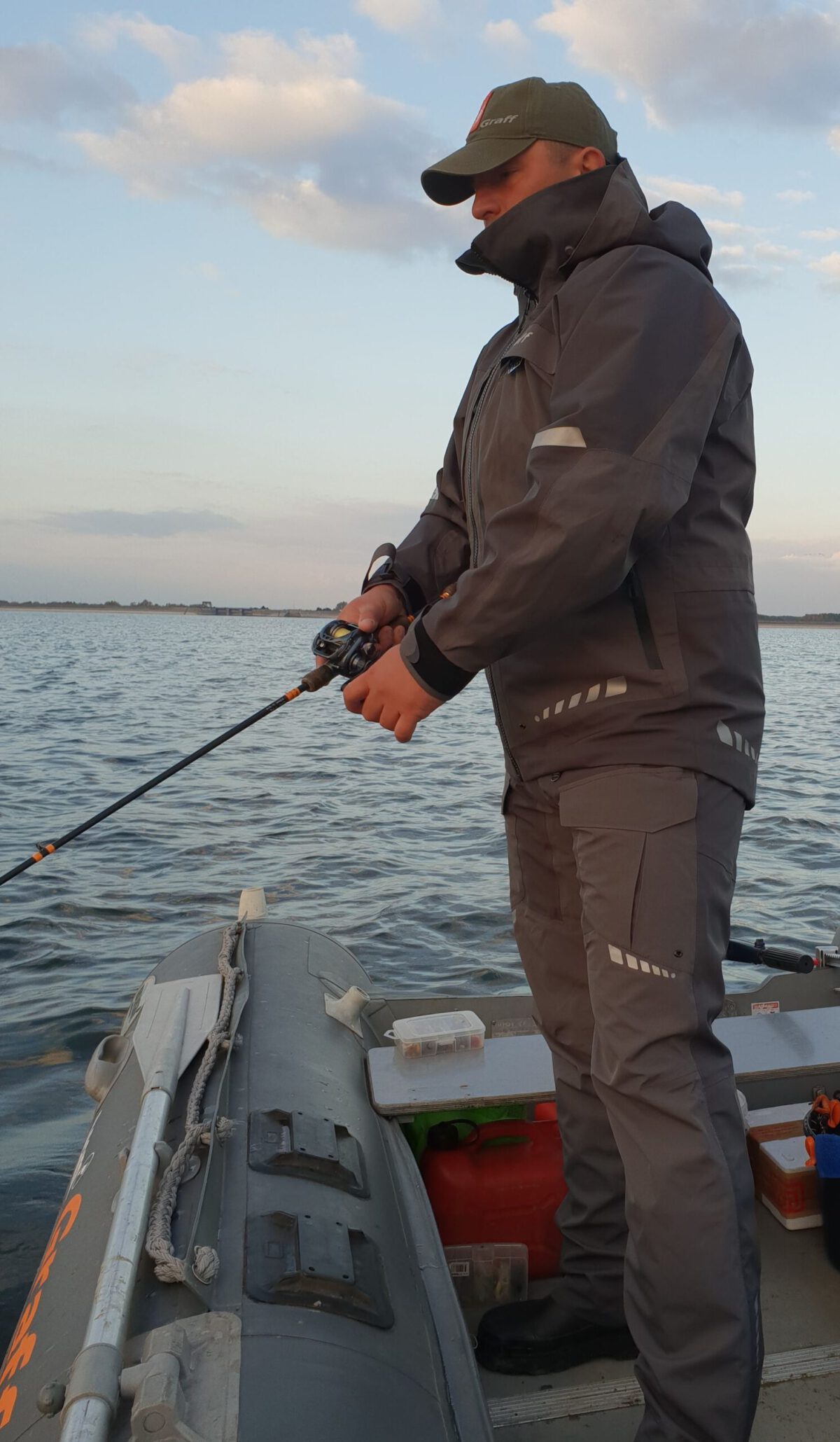 HeilbuttMannBoot3Neu-jpg HeilbuttMannBoot3Neu.jpg
