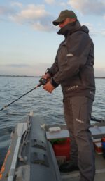 HeilbuttMannBoot3Neu.jpg